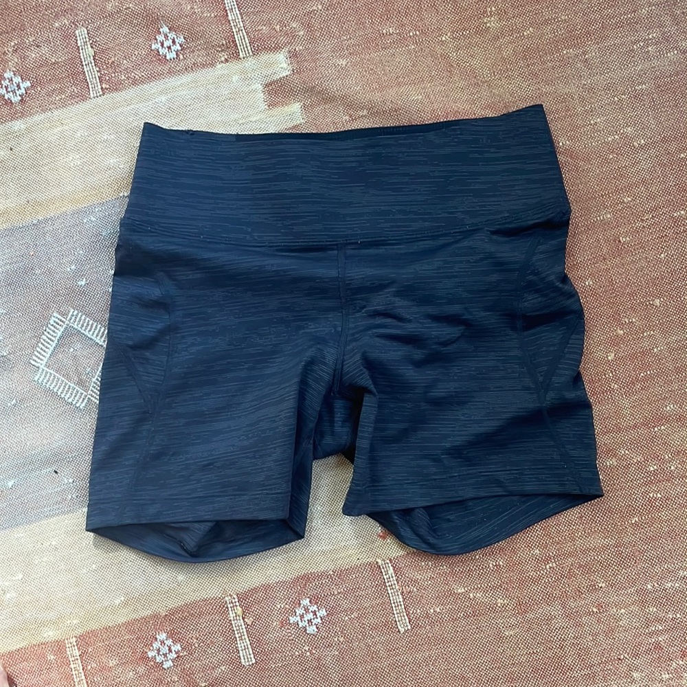 Outdoor Voices 5” spandex shorts
